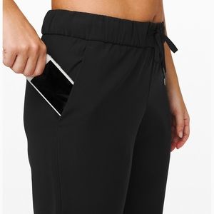 Lululemon On the Fly 7/8 Pant Woven